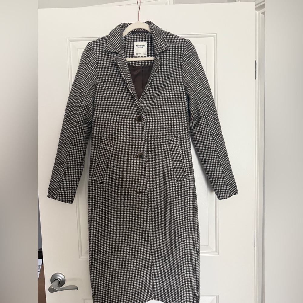 Abercrombie & Fitch Black and White Houndstooth Dad Coat